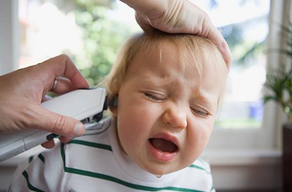 توصیه های سوراخ کردن گوش کودک