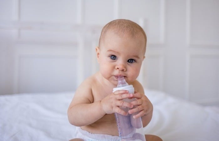 بهترین روش استریل کردن شیشه شیر و پستانک نوزاد + آموزش