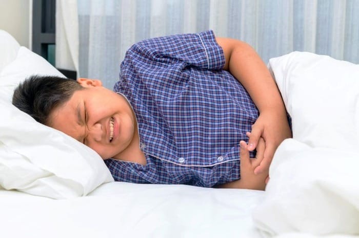 ادرار کردن کودک