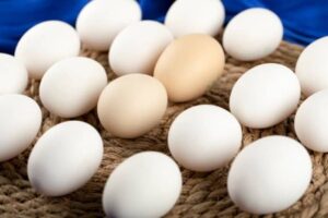 10 خاصیت شگفت انگیز تخم مرغ برای کودک 